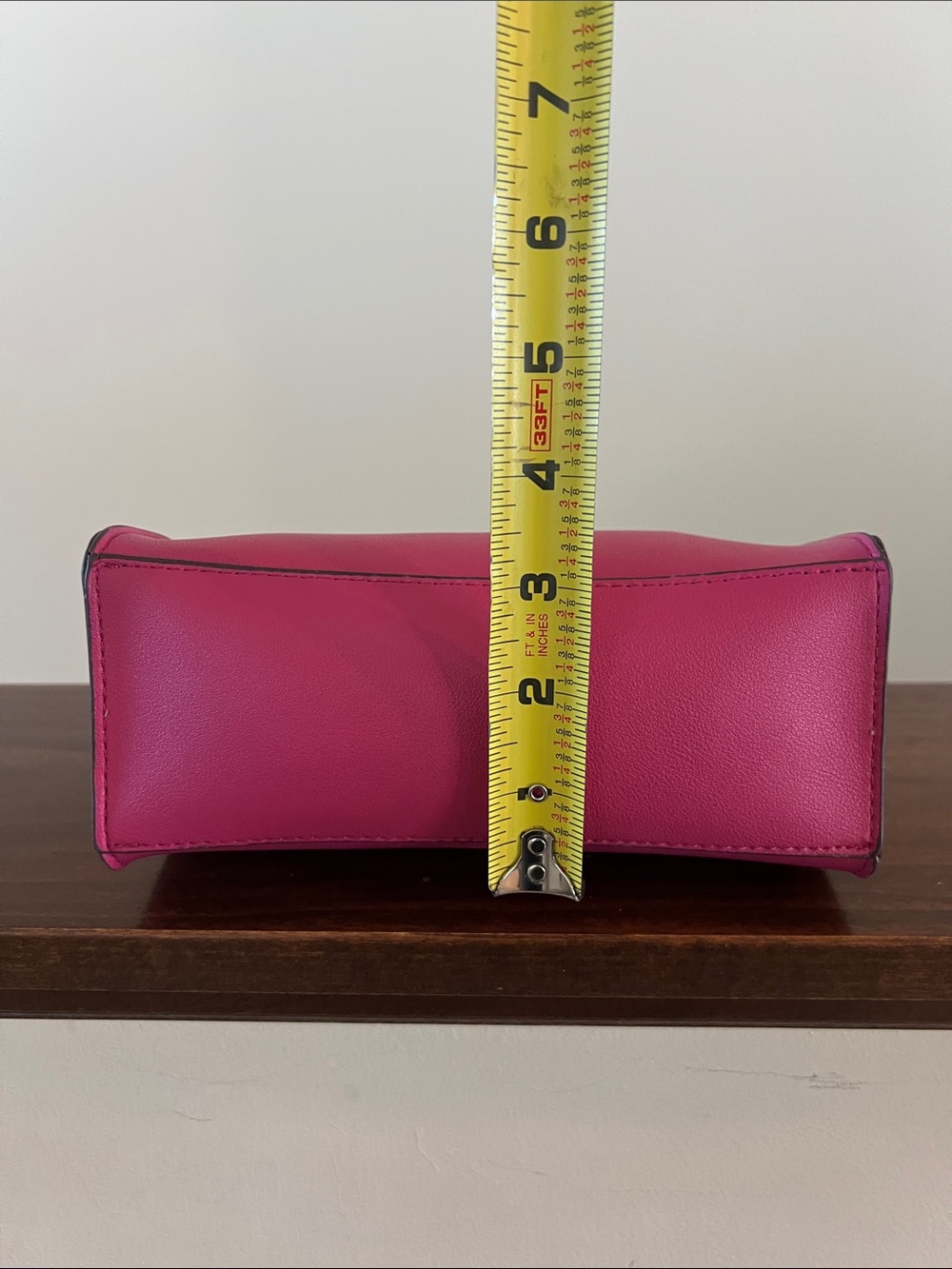 Elizabeth Arden NY Pink Makeup Bag. - Picture 8 of 9